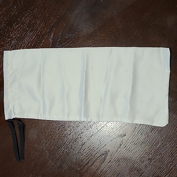 GUCCI dust bag draw string white silky gift bag dust cover very good preloved co - Picture 5 of 8